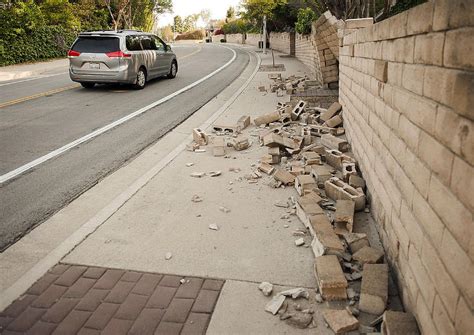Minor earthquake hits Los Angeles area